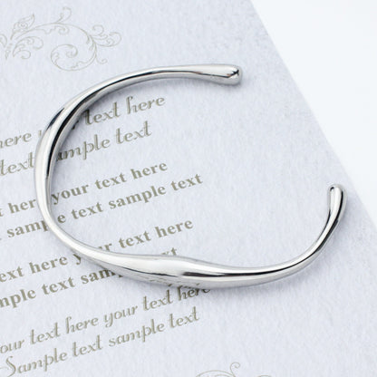Alien-shaped open bracelet