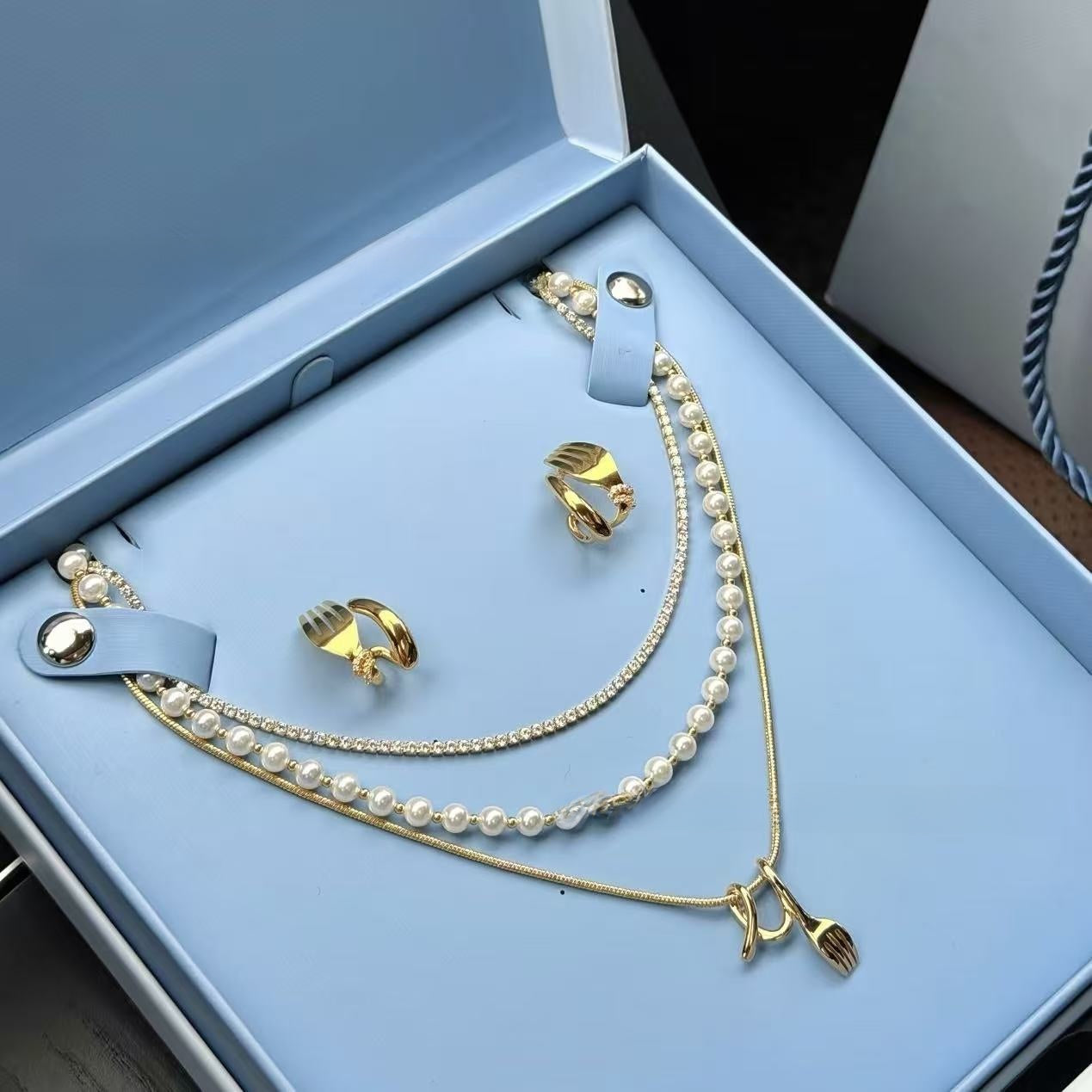 All-match pearl necklace