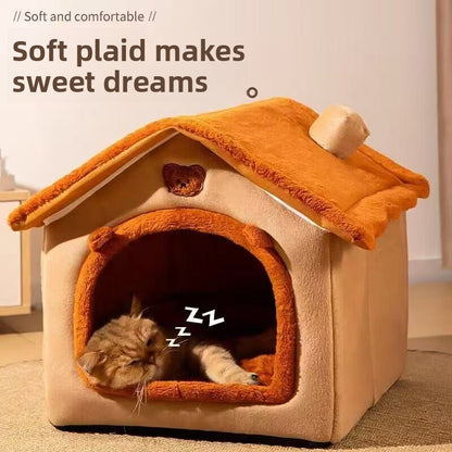 All-season small dog house with removable and washable design