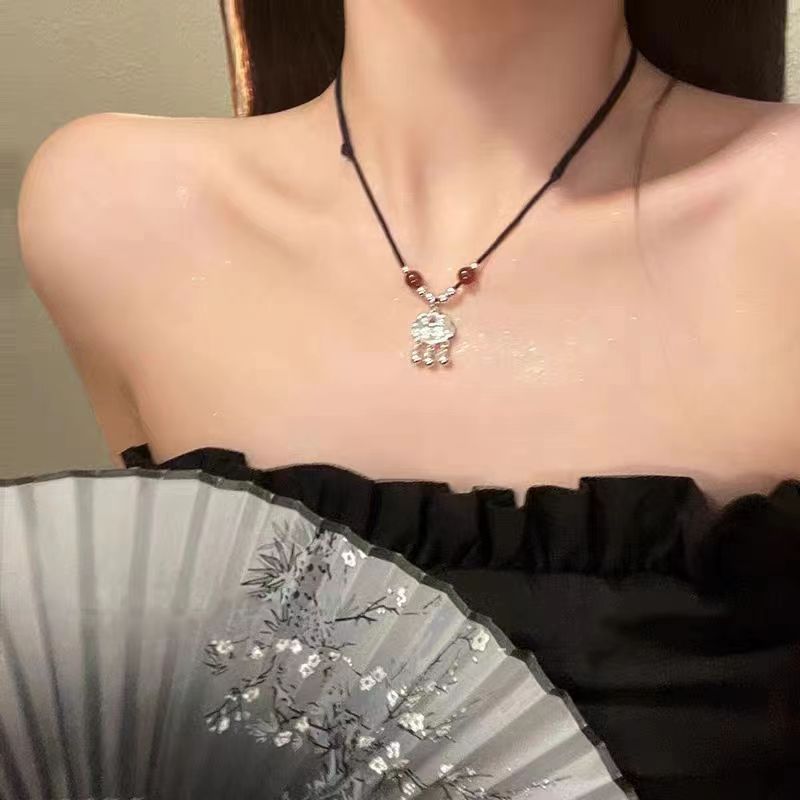 Alloy necklace