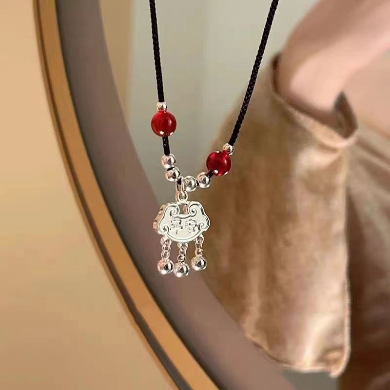 Alloy necklace