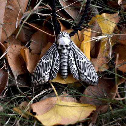 Alloy pendant necklace