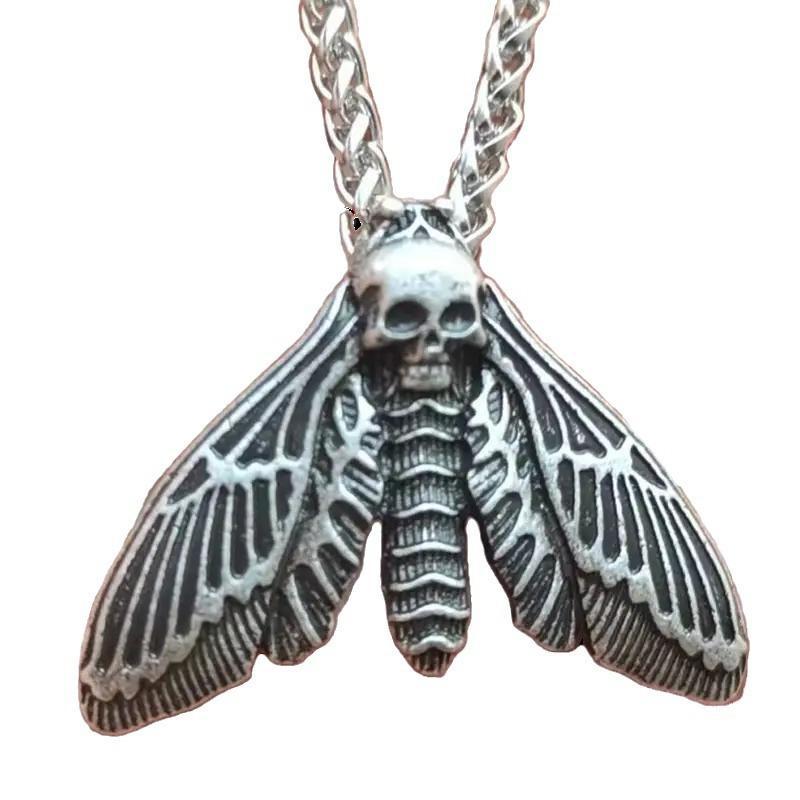 Alloy pendant necklace