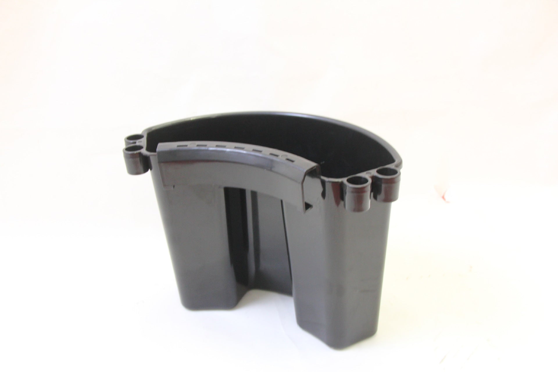 American-style car washing bucket with hanging hook and detailing brush