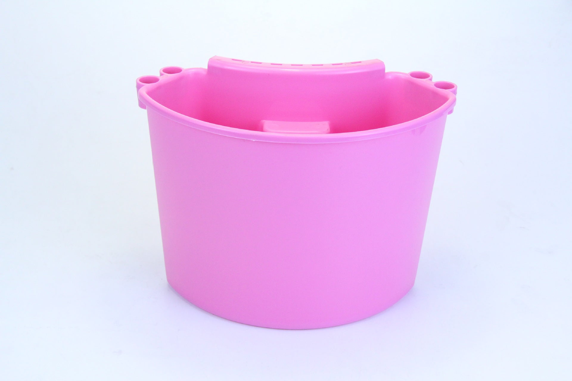 American-style car washing bucket with hanging hook and detailing brush