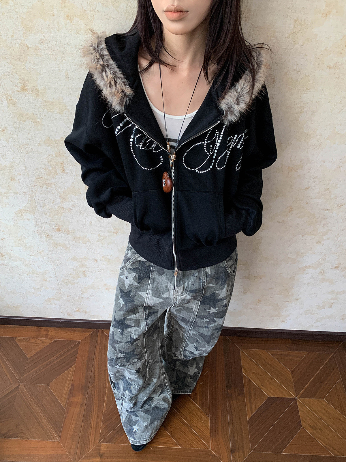 American-style long-sleeved pullover hoodie with a hood