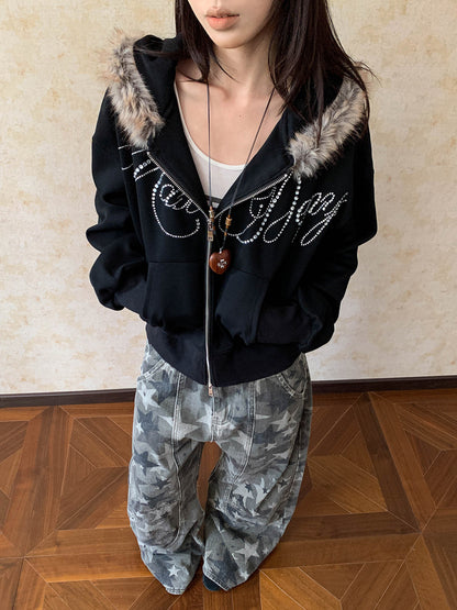 American-style long-sleeved pullover hoodie with a hood