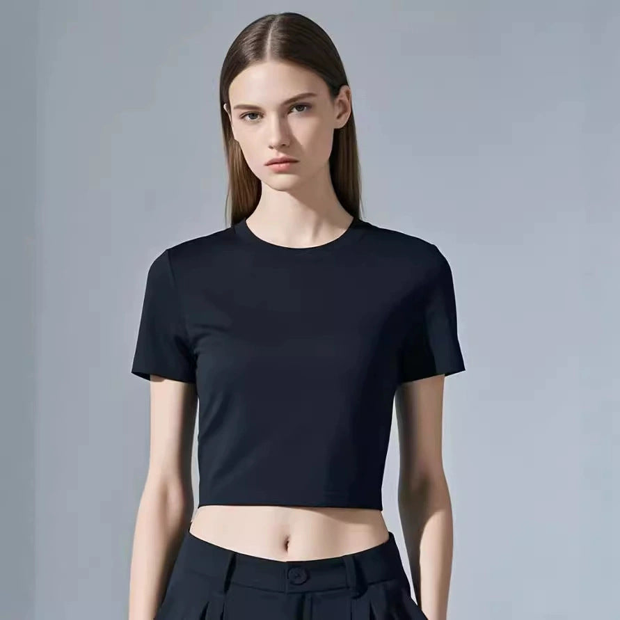 American style short-sleeved front-neck t-shirt