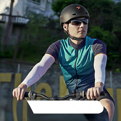 Anti-shake camera helmet