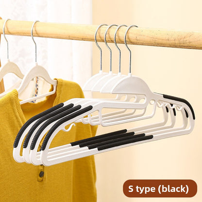 Anti-slip hanger