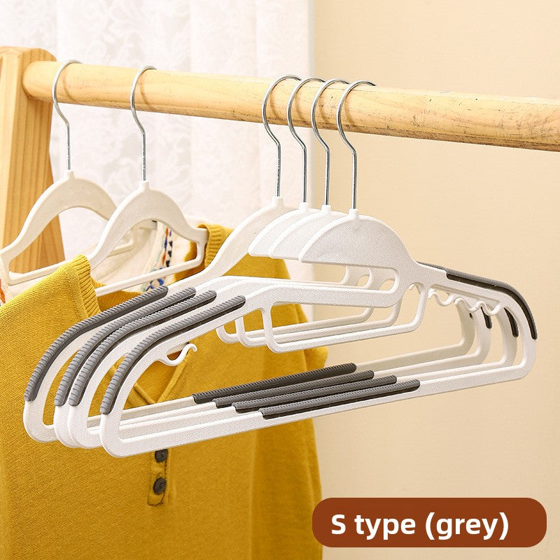 Anti-slip hanger