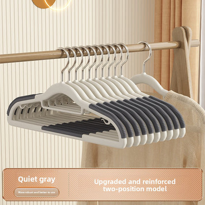 Anti-slip hanger