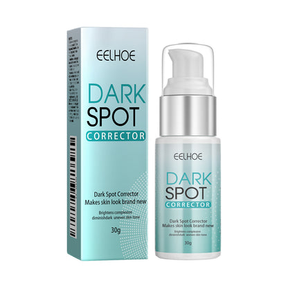 Applying skin-lightening facial essence cream