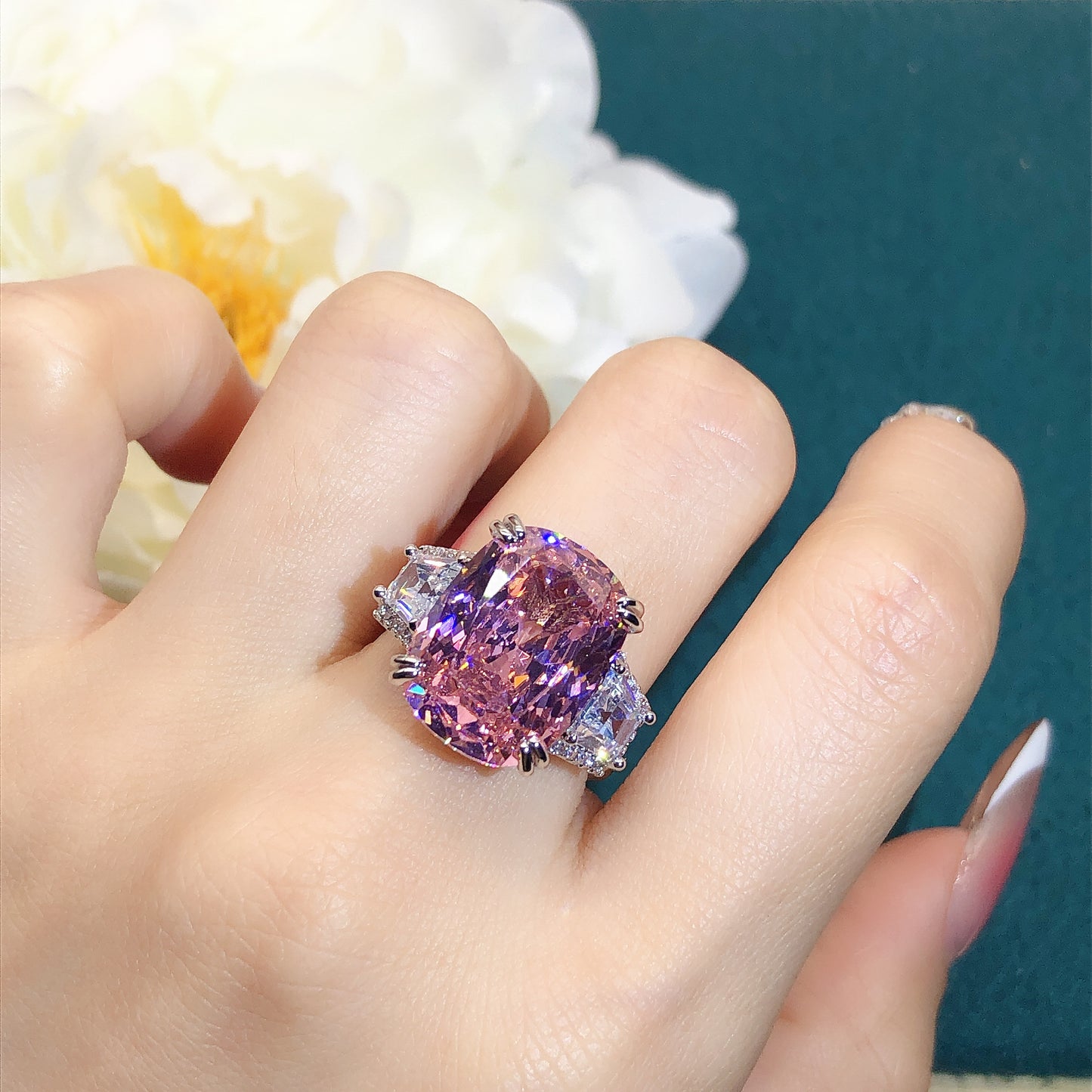 Artificial diamond ice flower cut ring