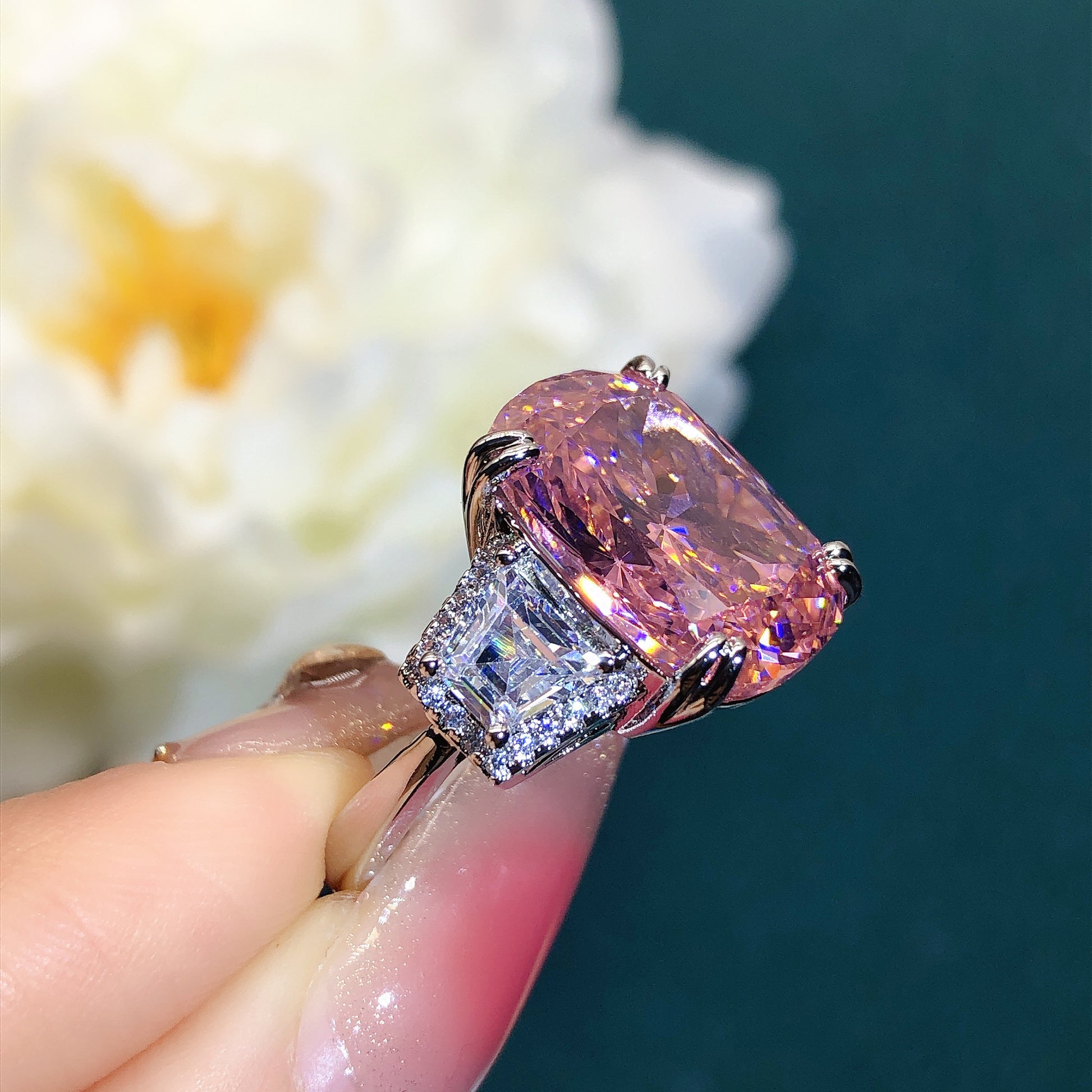 Artificial diamond ice flower cut ring