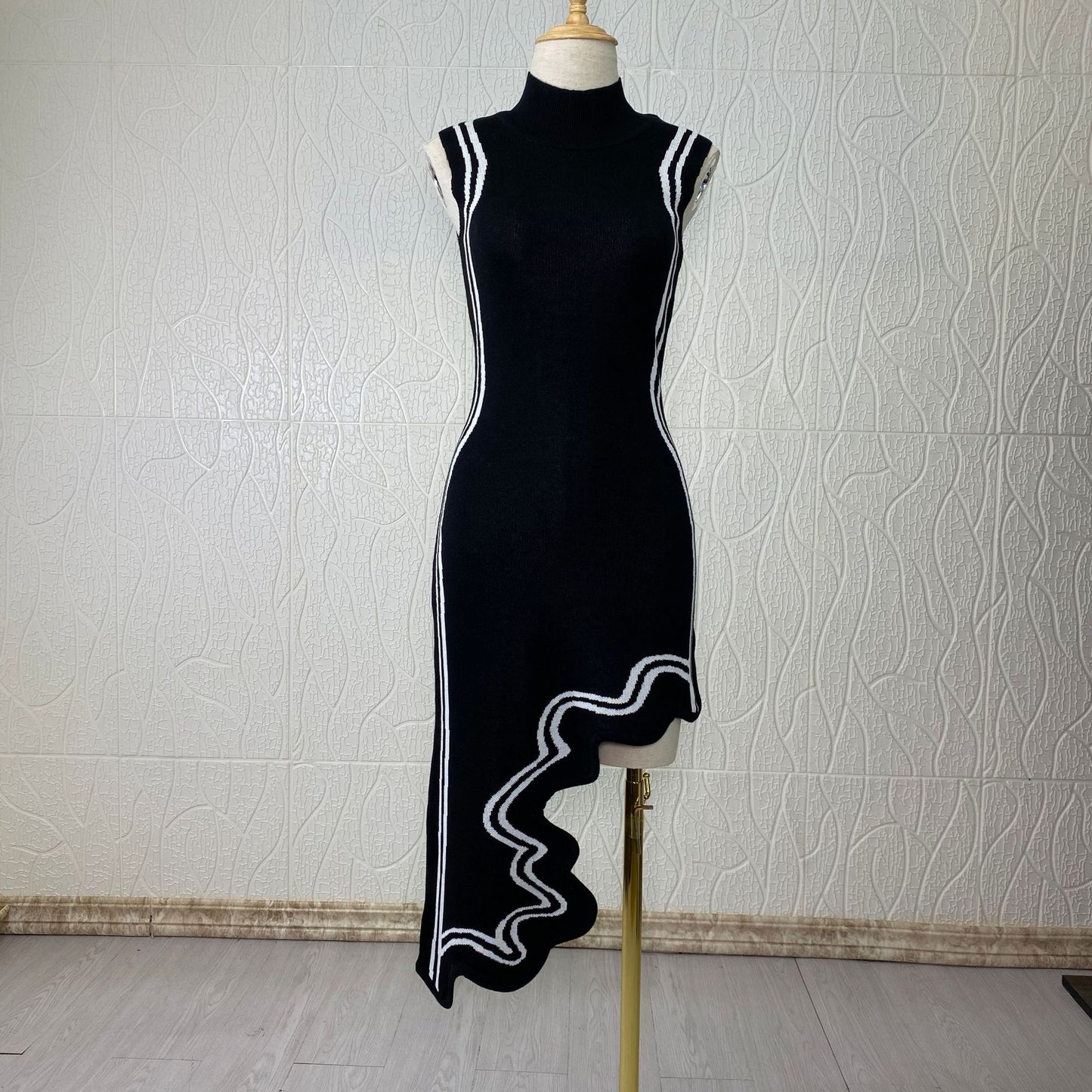 Asymmetric Wavy Hem Knitted Sleeveless Dress