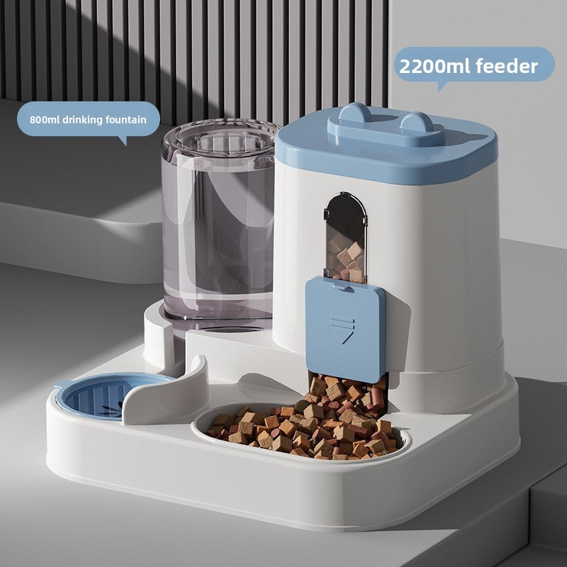 Automatic cat feeder