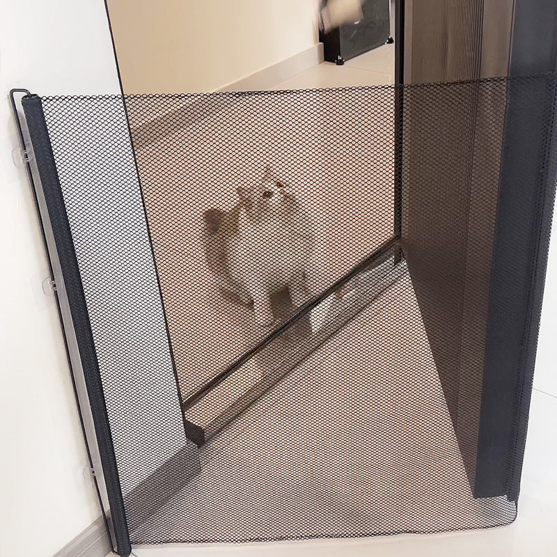 Automatic expanding pet enclosure