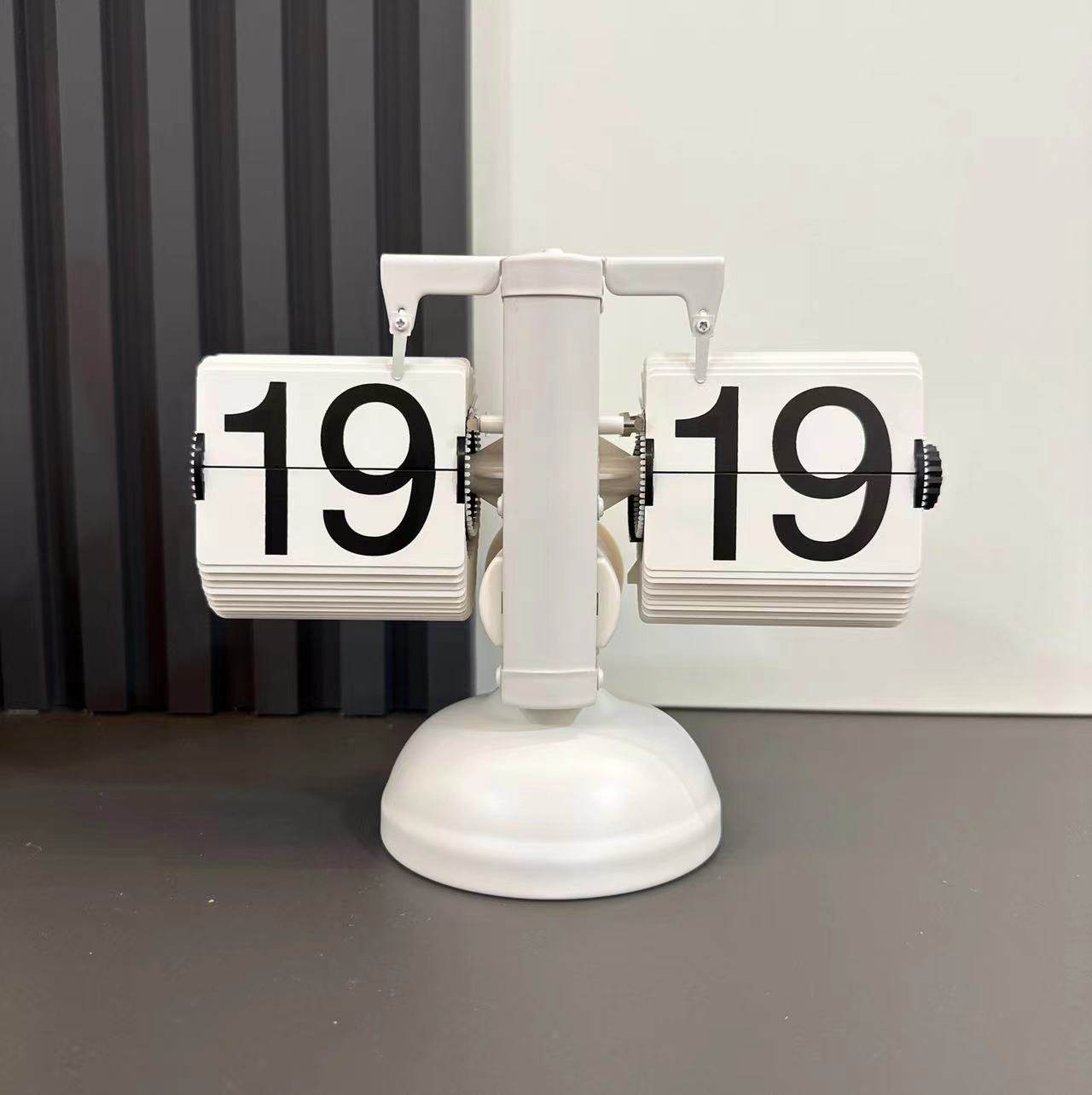 Automatic Page Turning Desk Clock