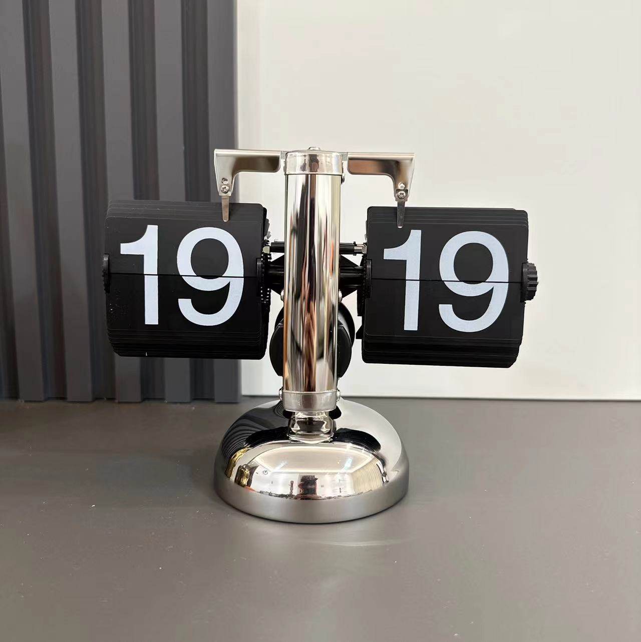 Automatic Page Turning Desk Clock