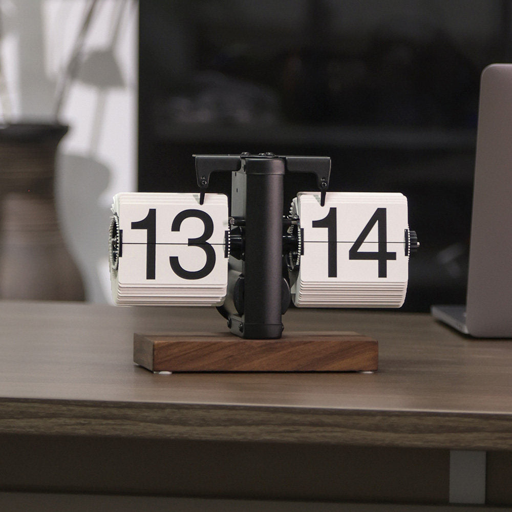 Automatic Page Turning Desk Clock