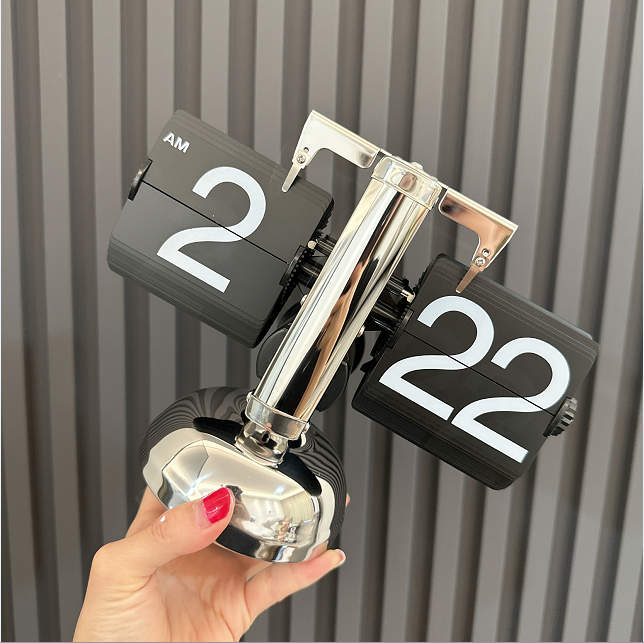 Automatic Page Turning Desk Clock
