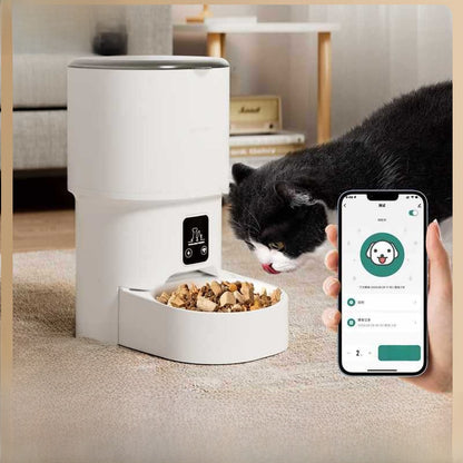 Automatic pet feeder