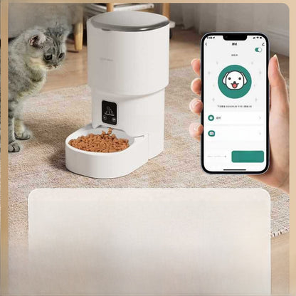 Automatic pet feeder