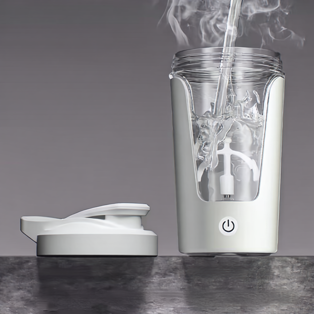 Automatic stirring cup