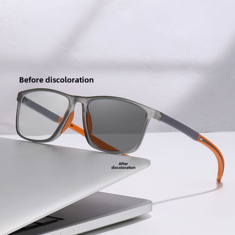 Automatic Zoom Progressive Multi-Focus Reading Glasses