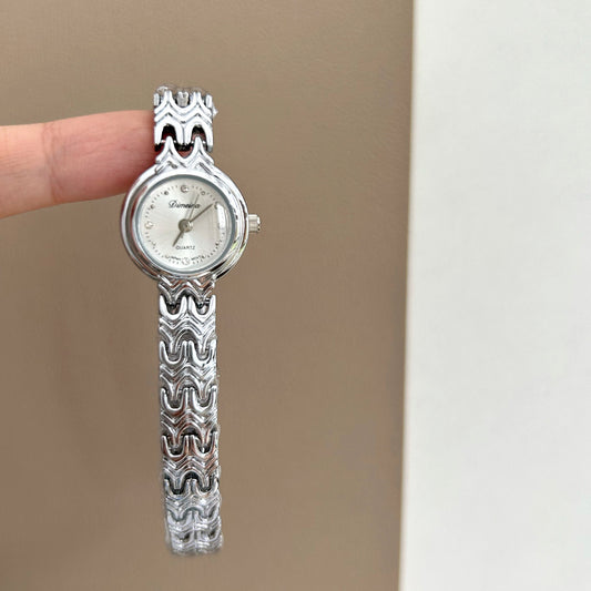 Buy Refined Womens Watch for the Modern Niche Woman