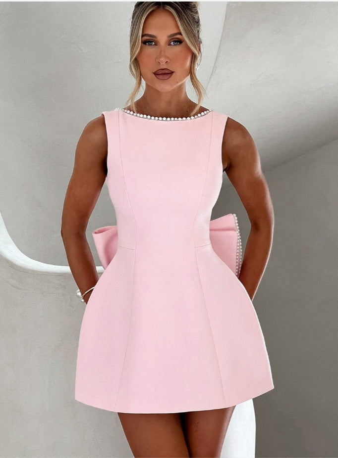 Backless bow dress
