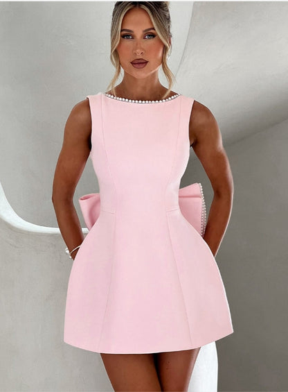Backless bow dress