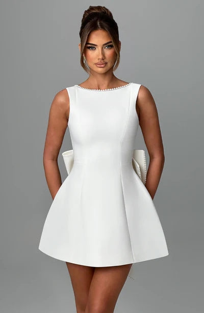 Backless bow dress