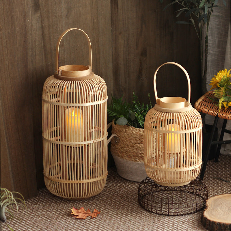 Bamboo-woven hand-held lantern