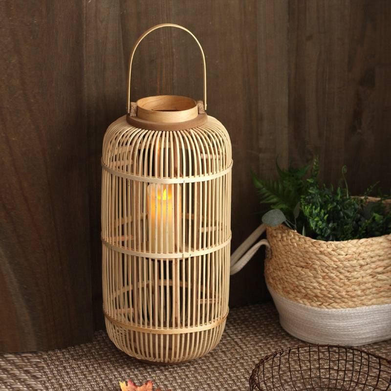 Bamboo-woven hand-held lantern