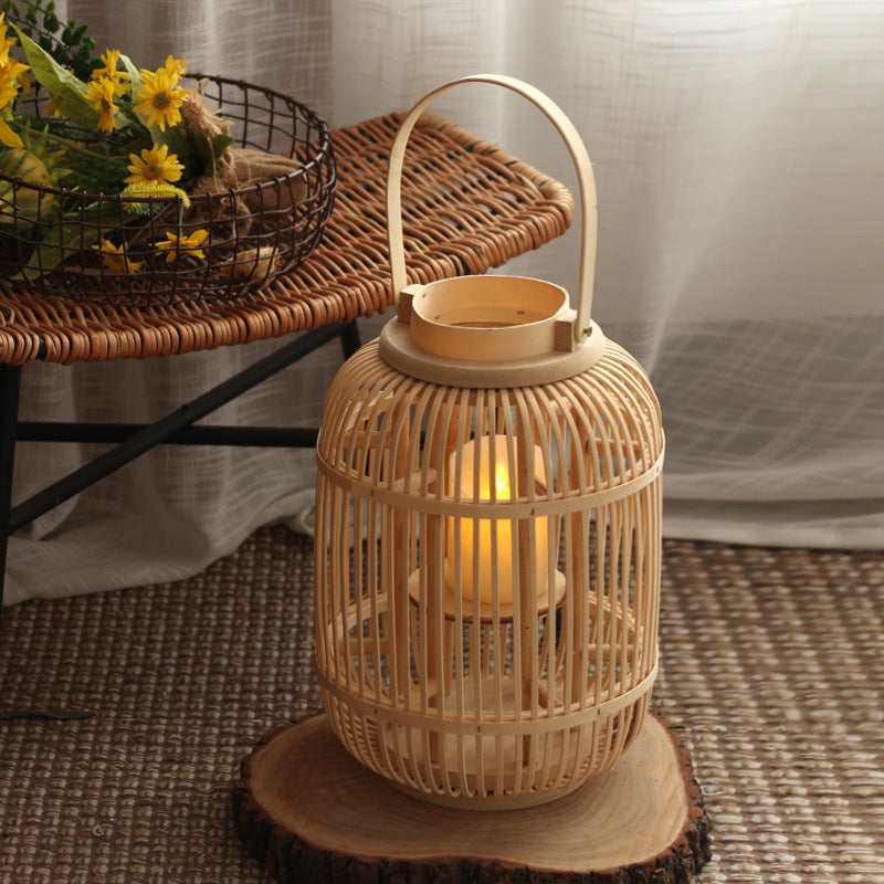 Bamboo-woven hand-held lantern