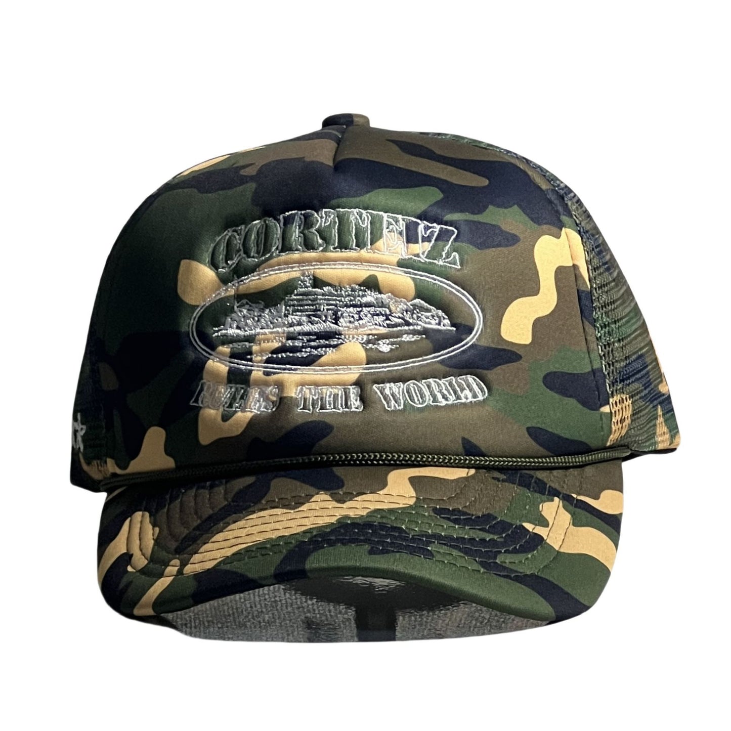 Baseball cap with castle pattern and breathable design