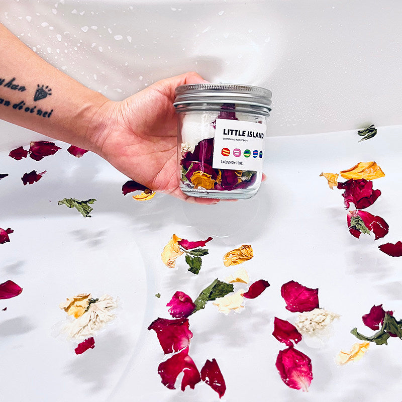 Bath oil bath ball