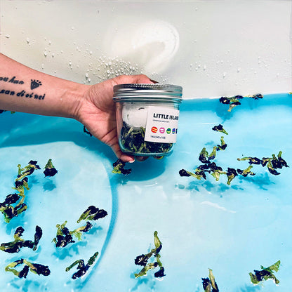 Bath oil bath ball