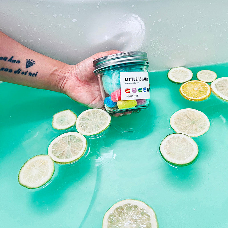 Bath oil bath ball