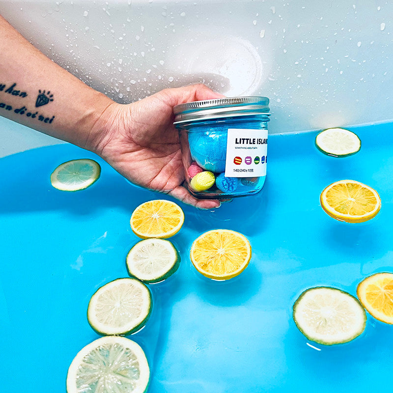 Bath oil bath ball