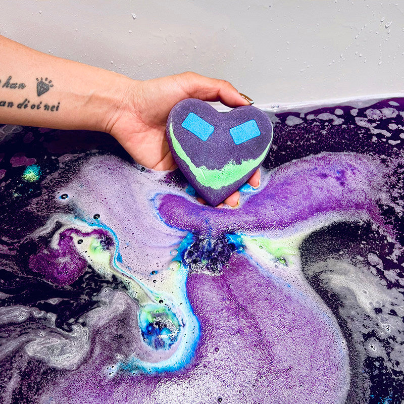 Bath oil bath ball