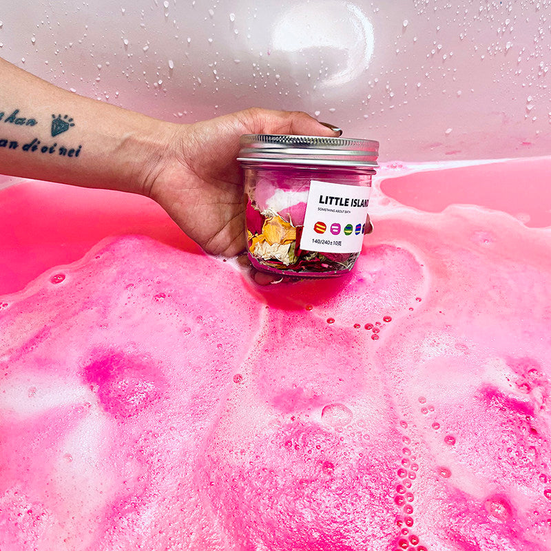 Bath oil bath ball