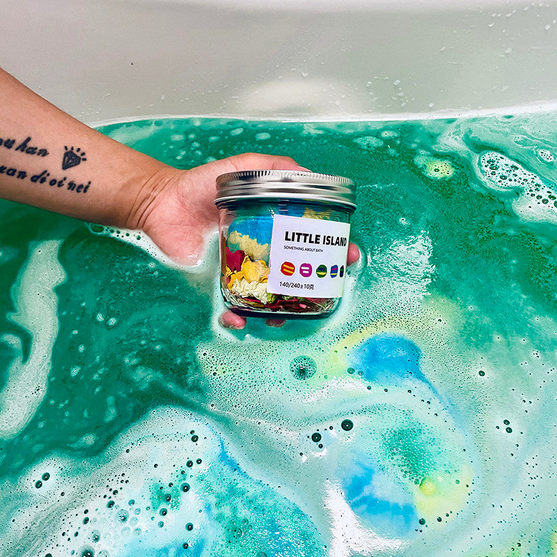 Bath oil bath ball