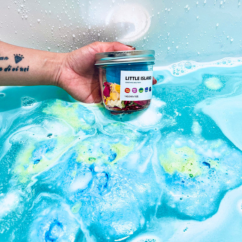 Bath oil bath ball