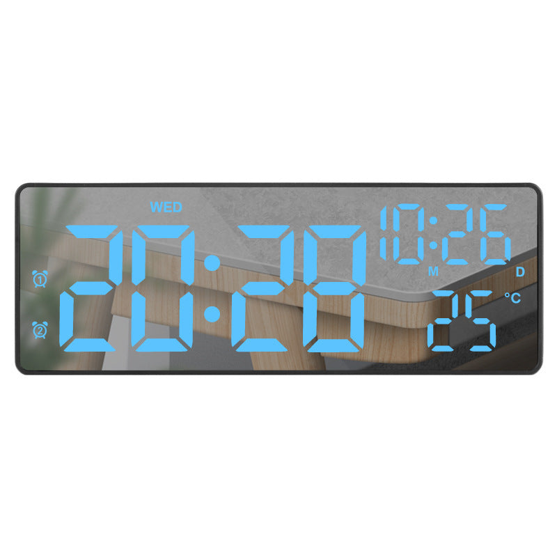 Battery-powered plug-in alarm clock