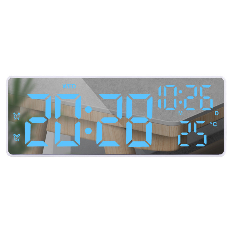 Battery-powered plug-in alarm clock