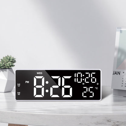 Battery-powered plug-in alarm clock