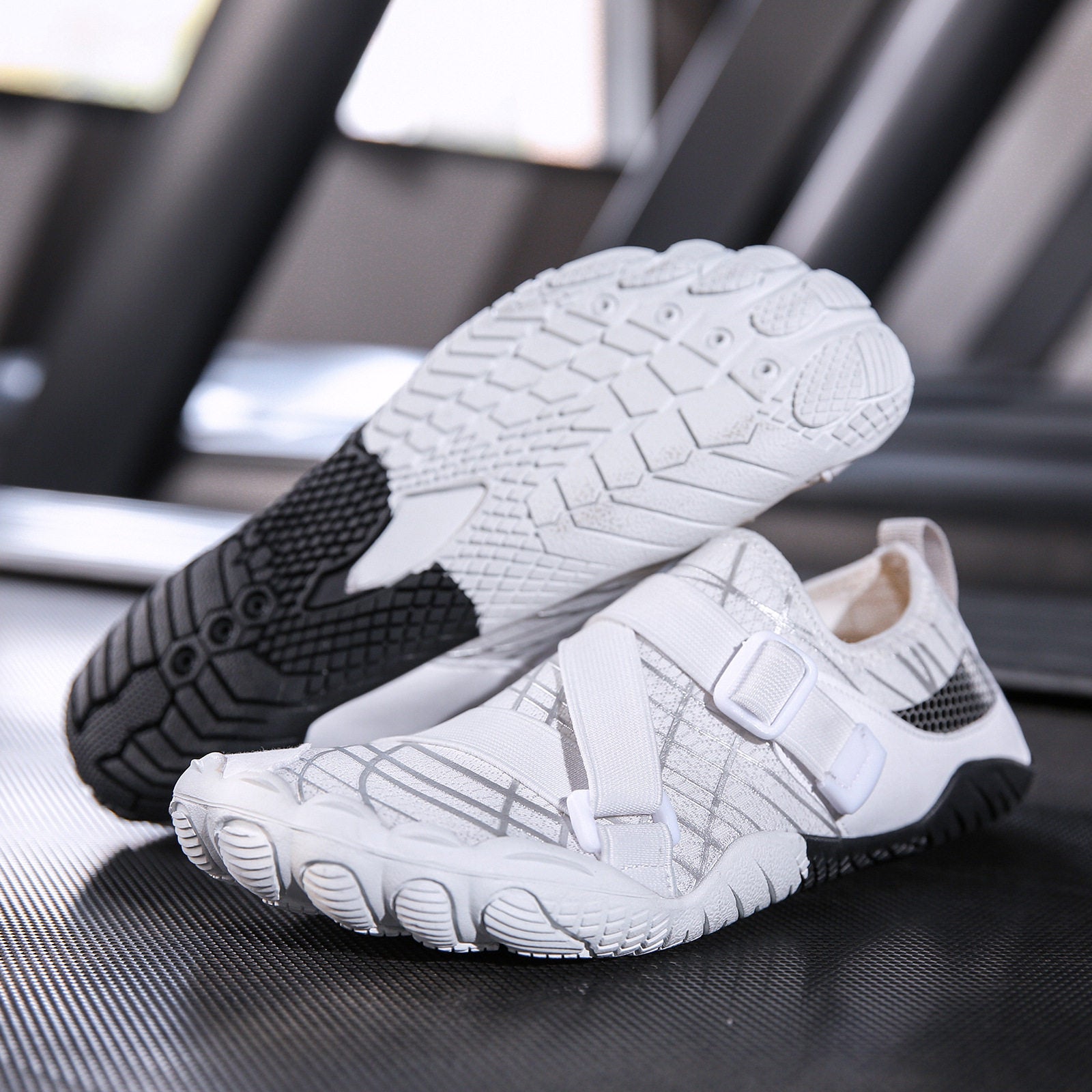 Beach Shoes for Water Activities Five-Finger Cycling and River Tracing Shoes